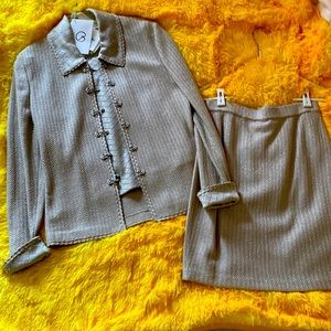 Alabaster Rhinestone St John 3 piece suit. Beautiful suit in great condition.